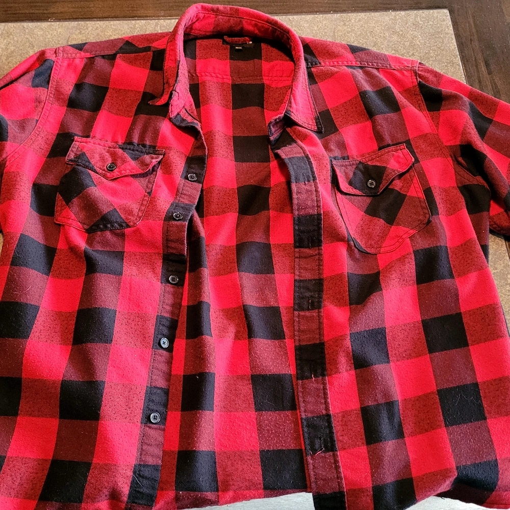VAMOS Flannel Red and Black Checkered Shirt